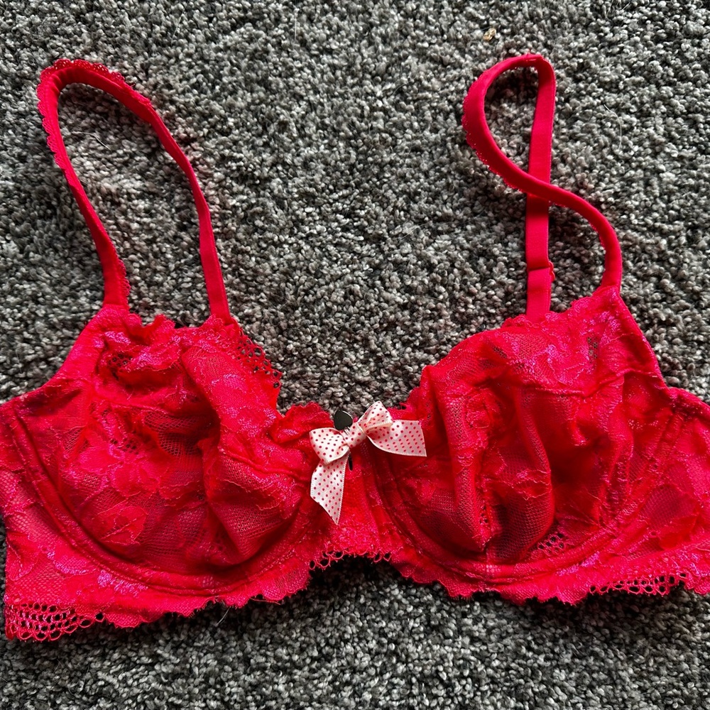 Victoria's Secret Body by Victoria Red & Pink Lace Underwire Bra